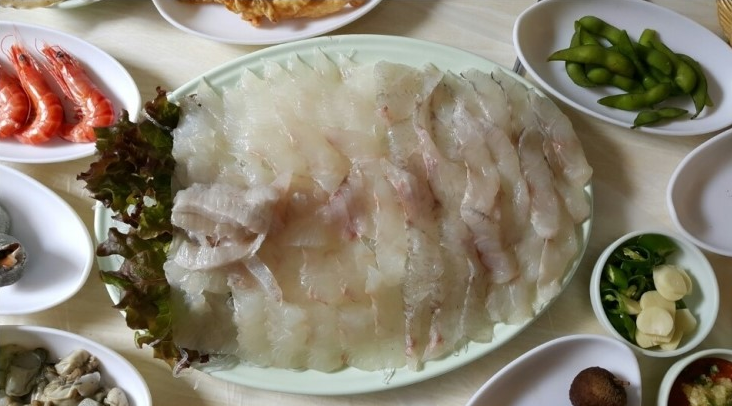 [맛집] [인천 중구] 10만원 상당의 회 맛집 이용권