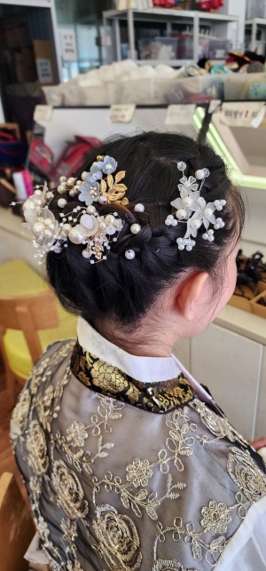 [패션] [경기 용인시] 민속촌 한복 + 장식 + 소품 대여