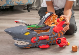 상어 해적선 장난감