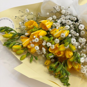 프리지아 생화다발