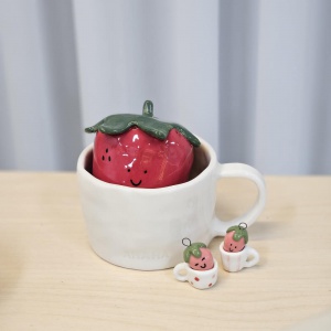 딸기 도자기 키링